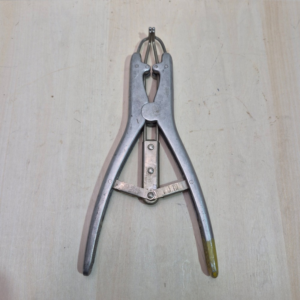 Vintage Elastrator Livestock Tool Pat 2447474 Made in USA Metal Castrator Pliers